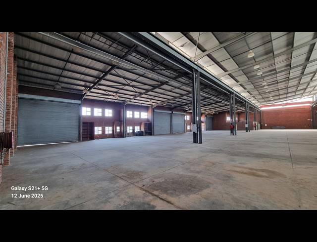 2,496M² WAREHOUSE TO LET IN HUGHES